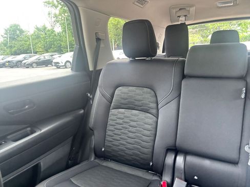 Used 2025 Nissan Pathfinder SV AWD/4WD image 42