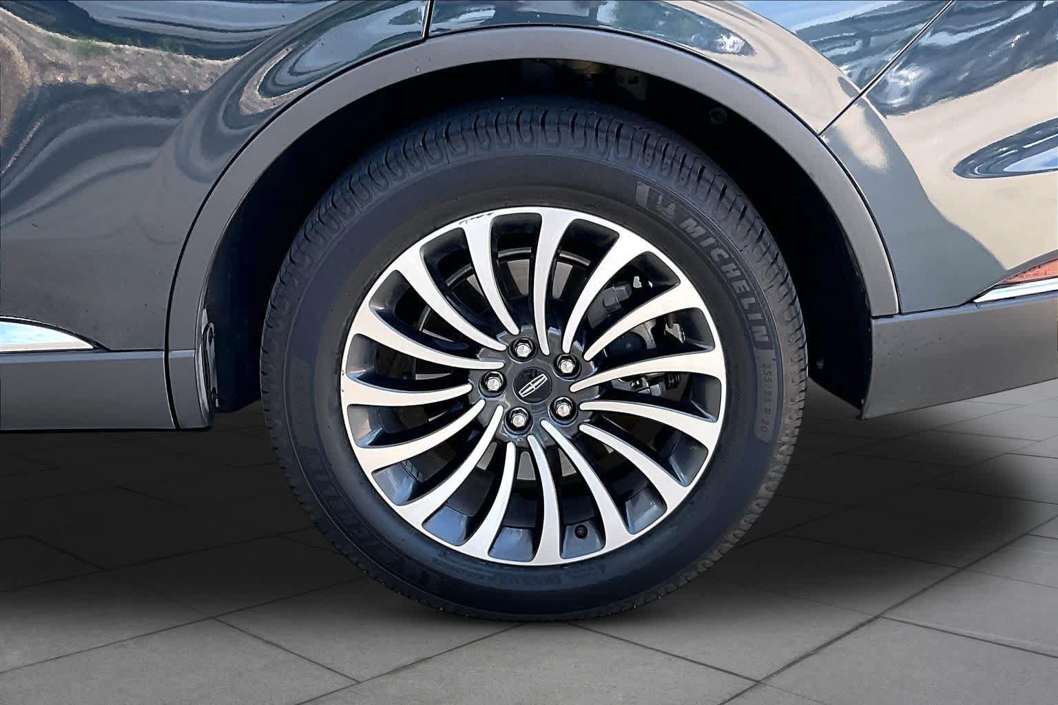Used 2023 Lincoln Aviator Reserve w/ Equipment Group 201A AWD/4WD image 10