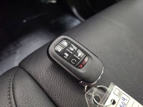 Used 2025 Honda Odyssey Touring image 40