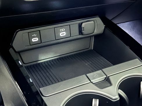 New 2026 Toyota Prius Plug-In Hybrid FWD image 25