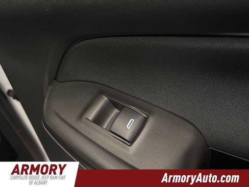 Used 2024 Chevrolet TrailBlazer LT image 30