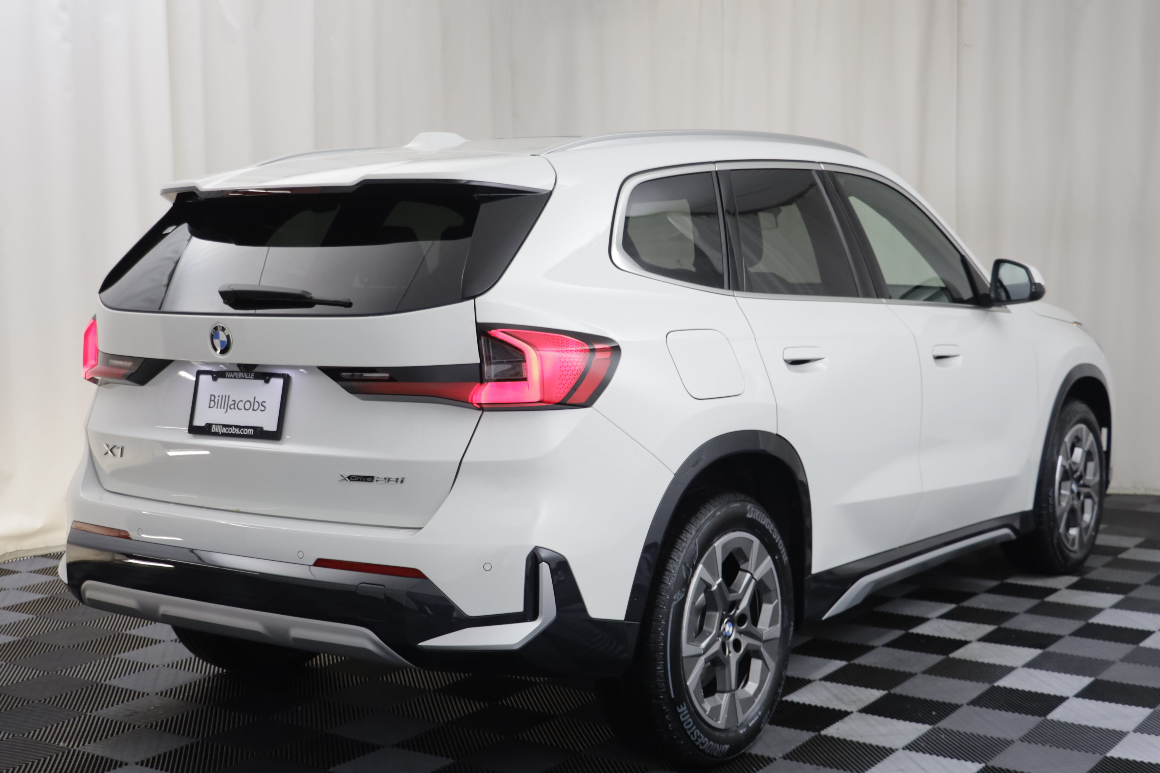 New 2027 BMW X1 xDrive28i AWD/4WD image 17