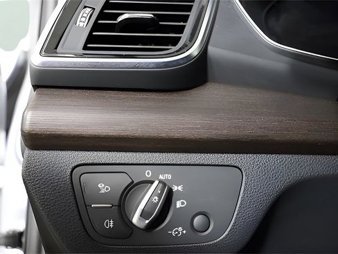 Used 2022 Audi Q5 2.0T Premium Plus image 30