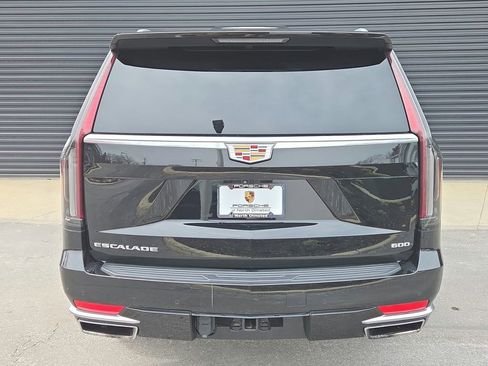 Used 2023 Cadillac Escalade Premium Luxury AWD/4WD image 24