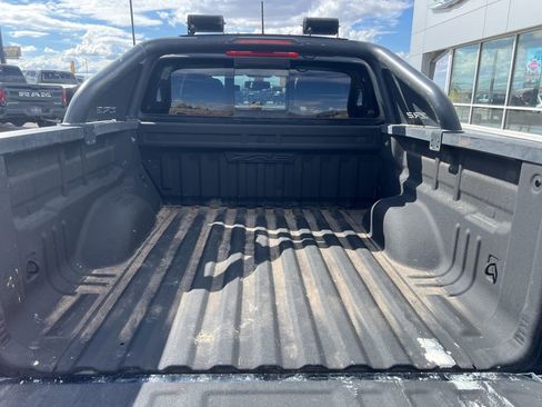 Used 2018 Chevrolet Colorado ZR2 w/ ZR2 Midnight Special Edition image 19