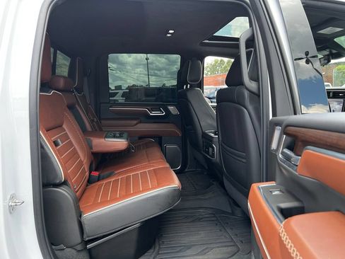 Used 2025 GMC Sierra 2500 Denali Ultimate AWD/4WD image 24