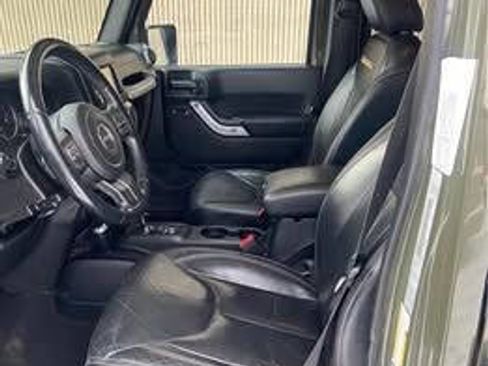 Used 2015 Jeep Wrangler Unlimited Sahara w/ Dual Top Group image 5