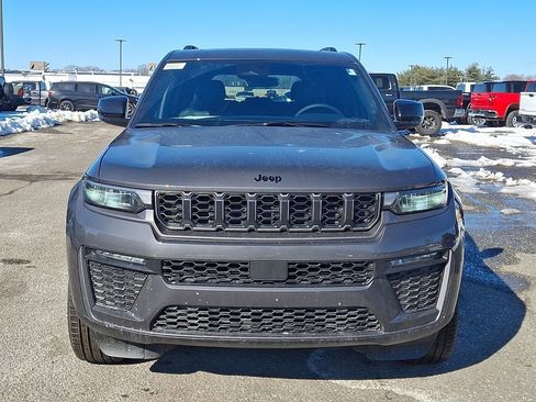 New 2026 Jeep Grand Cherokee Limited w/ Limited Altitude Package AWD/4WD image 2