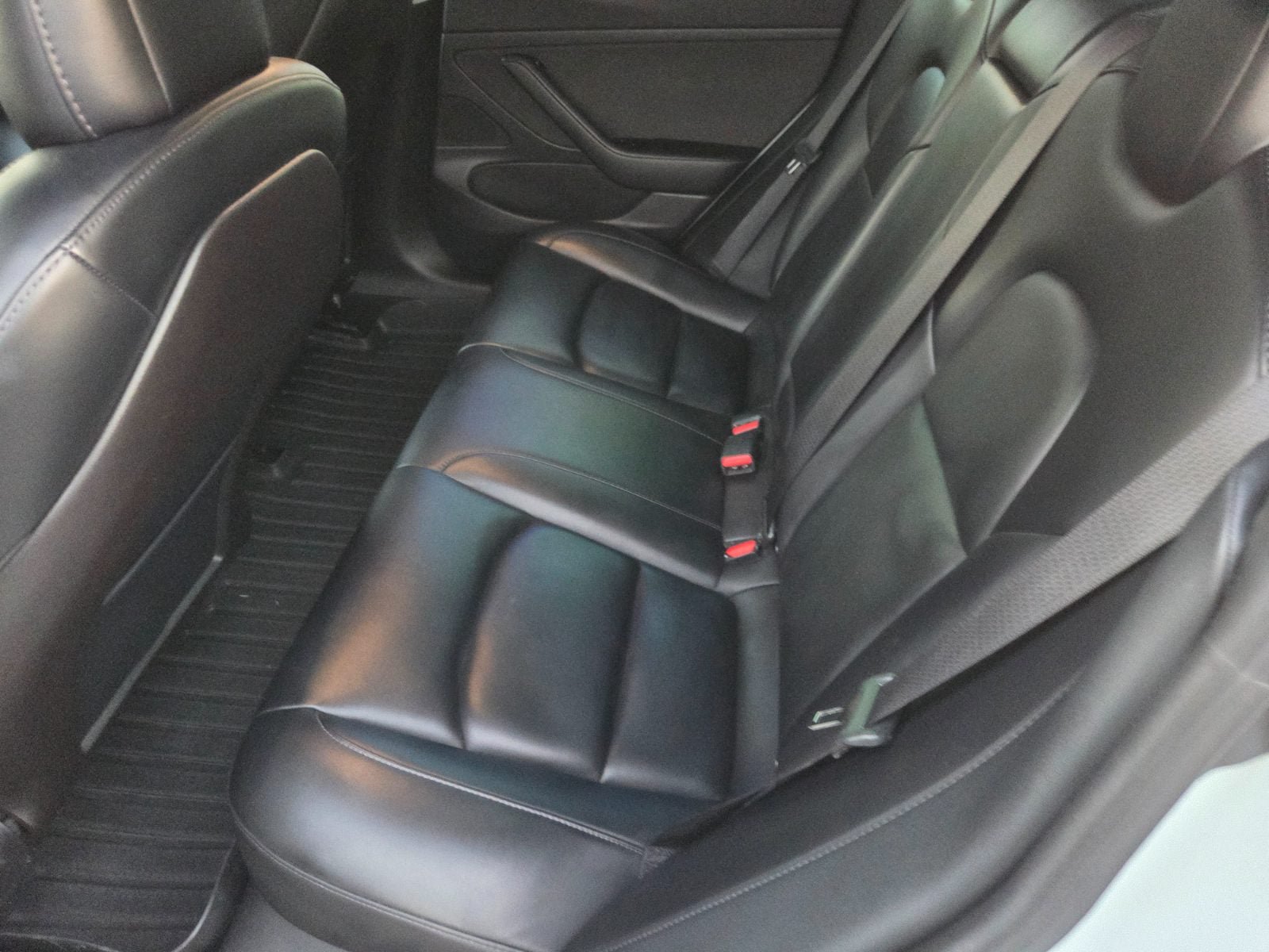 Used 2020 Tesla Model 3 Standard Range Plus RWD image 9