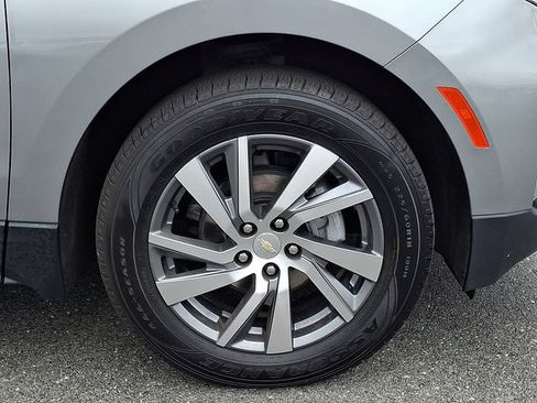 Used 2023 Chevrolet Equinox LT FWD image 8