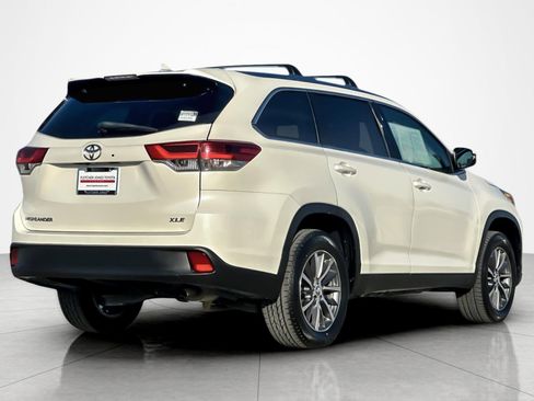 Certified 2019 Toyota Highlander XLE image 5