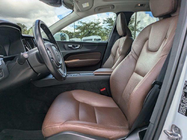 Used 2020 Volvo XC60 T5 Momentum w/ Protection Package Premier FWD image 21