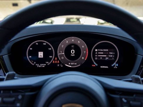 Certified 2025 Porsche Cayenne Coupe image 70