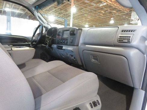 Used 2007 Ford F250 4x4 Crew Cab Super Duty image 36