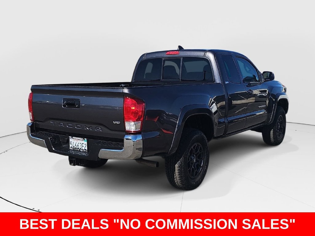 Used 2017 Toyota Tacoma SR5 w/ Tow Package RWD image 3