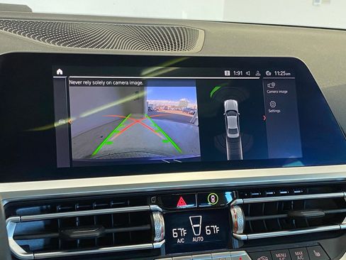 Used 2021 BMW 330i xDrive Sedan w/ Premium Package image 27