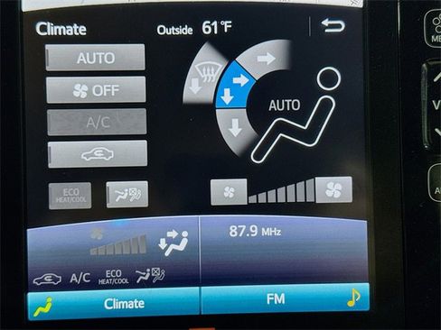 Used 2020 Toyota Prius Prime Limited image 20