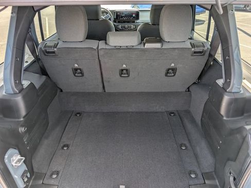 Used 2025 Jeep Wrangler Unlimited Sahara AWD/4WD image 14