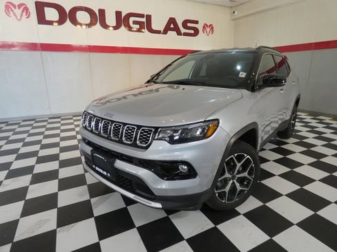 Used 2025 Jeep Compass Limited AWD/4WD image 1