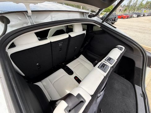 Used 2024 Tesla Model Y Long Range AWD/4WD image 24