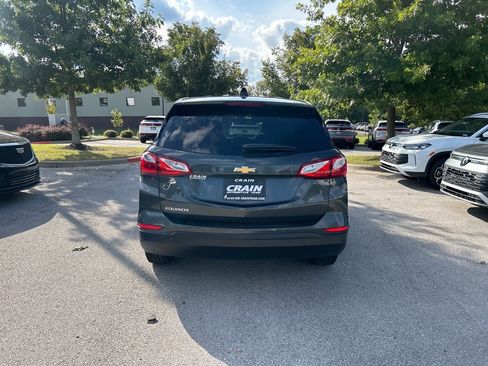 Used 2020 Chevrolet Equinox LS w/ LS Convenience Package image 4