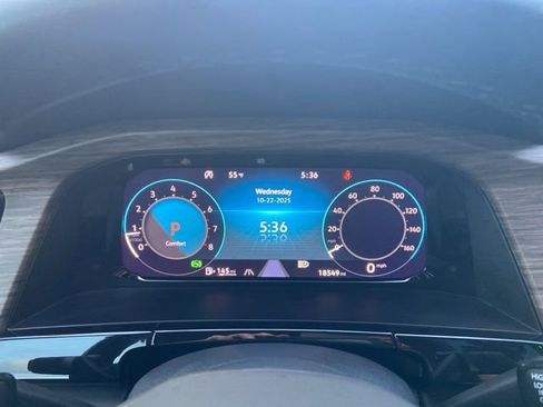 Used 2025 Volkswagen Atlas SEL Premium R-Line image 21