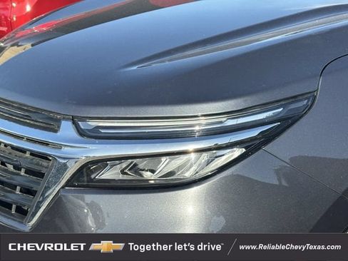 Used 2022 Chevrolet Equinox LT w/ LPO, Floor Liner Package FWD image 2