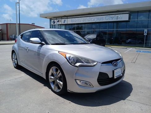 Used 2016 Hyundai Veloster w/ Option Group 03 FWD image 1