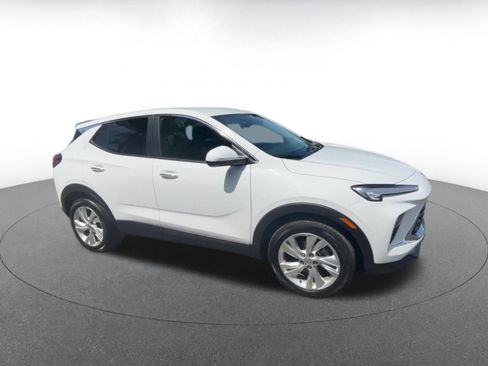 Used 2025 Buick Encore GX Preferred image 2