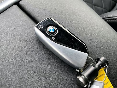 Certified 2024 BMW X7 xDrive40i w/ M Sport Package image 15