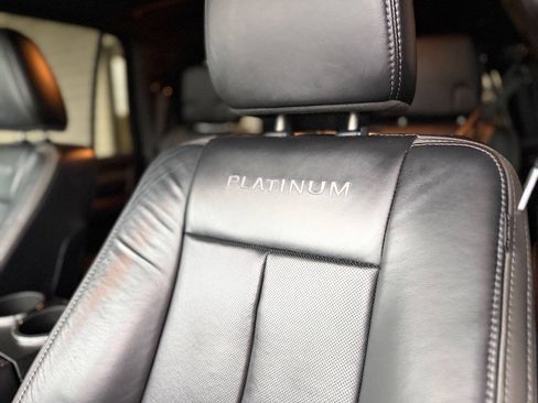 Used 2016 Ford Expedition Platinum AWD/4WD image 29