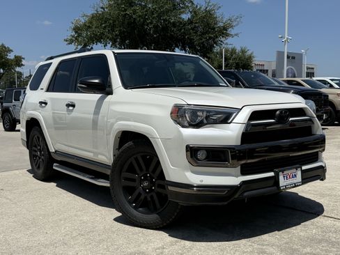 Used 2019 Toyota 4Runner Limited RWD image 2