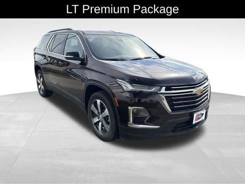 Certified 2022 Chevrolet Traverse LT w/ LT Premium Package FWD image 4