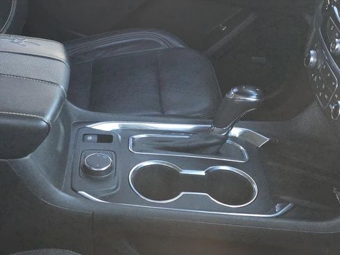 Used 2019 Chevrolet Traverse Premier w/ Redline Edition image 9