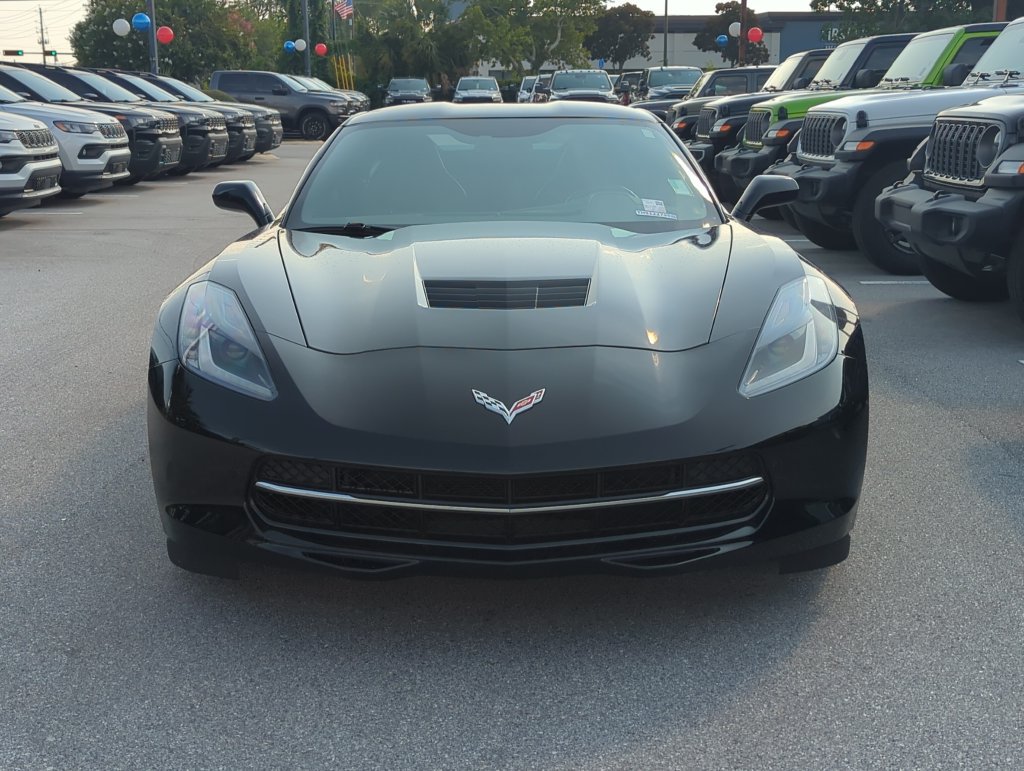 Used 2017 Chevrolet Corvette Stingray Coupe w/ Z51 1LT RWD image 9