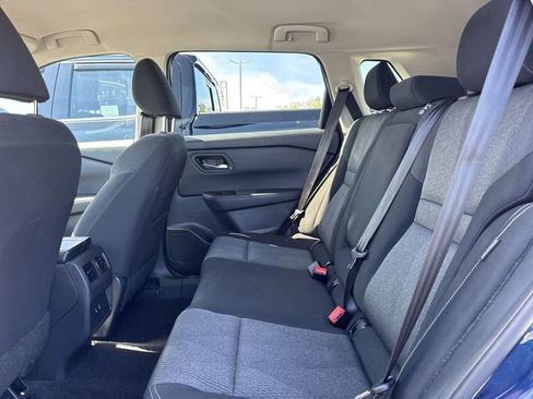Used 2025 Nissan Rogue SV FWD image 9