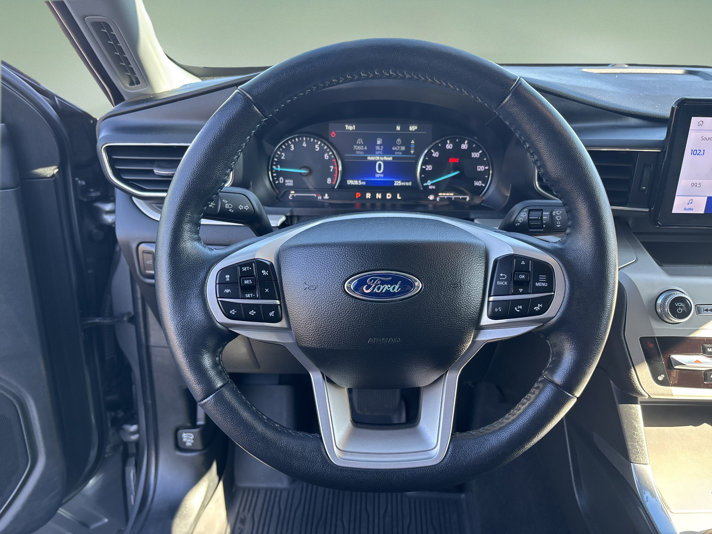 Used 2022 Ford Explorer XLT w/ Equipment Group 202A AWD/4WD image 11