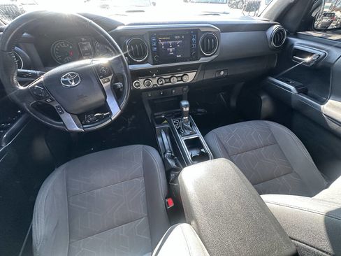 Used 2016 Toyota Tacoma TRD Off-Road w/ Towing Package image 13