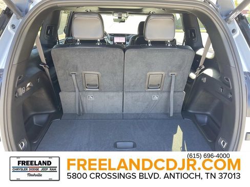New 2025 Jeep Grand Cherokee L Limited w/ Luxury Tech Group II AWD/4WD image 12