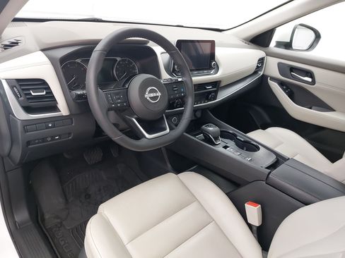 Used 2023 Nissan Rogue SV w/ SV Premium B Package FWD image 4