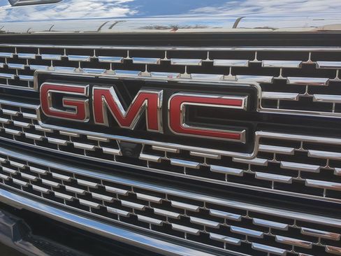 Used 2022 GMC Sierra 2500 Denali image 32
