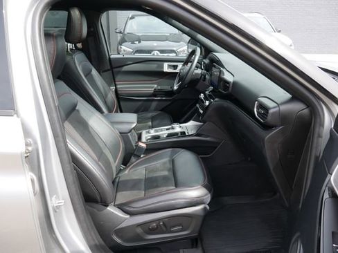Used 2023 Ford Explorer ST-Line AWD/4WD image 30
