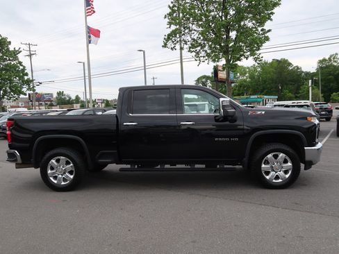 Used 2021 Chevrolet Silverado 2500 LTZ w/ LTZ Plus Package AWD/4WD image 12