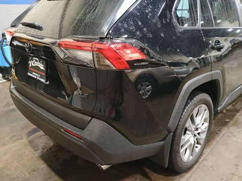 Used 2023 Toyota RAV4 XLE Premium image 20