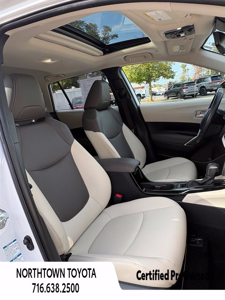 Used 2022 Toyota Corolla Cross XLE w/ Convenience Package AWD/4WD image 16