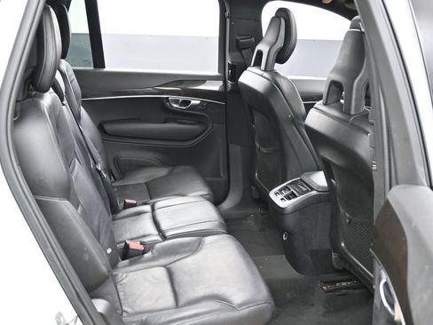 Used 2018 Volvo XC90 T6 Momentum w/ Convenience Package AWD/4WD image 30