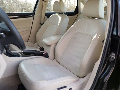 Used 2014 Volkswagen Passat TDI SEL Premium image 21