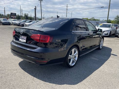 Used 2017 Volkswagen Jetta GLI FWD image 5