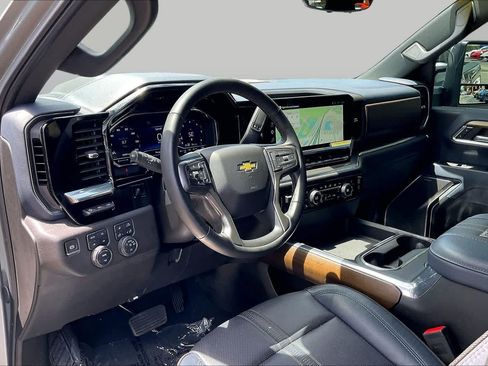 Certified 2025 Chevrolet Silverado 2500 High Country w/ Technology Package AWD/4WD image 14