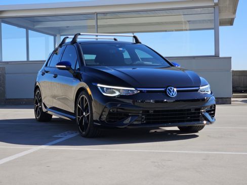 Used 2023 Volkswagen Golf 20th Anniversary Edition image 10